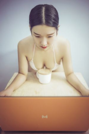 亢奋在线观看_超清免费播放